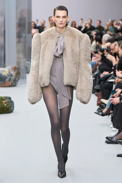 Look 5